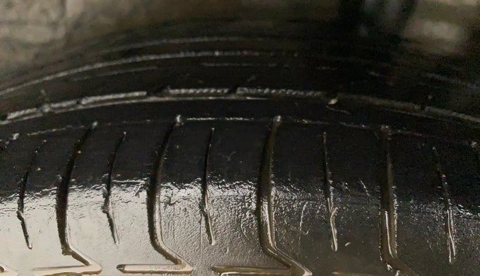 2016 Maruti Celerio VXI CNG, CNG, Manual, 74,105 km, Left Rear Tyre Tread