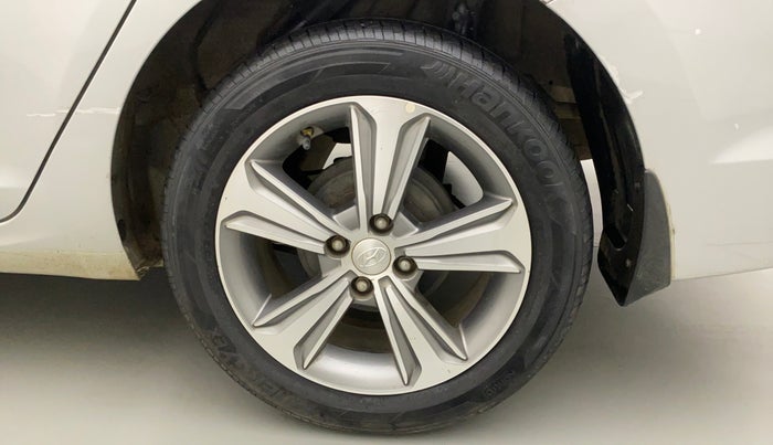 2017 Hyundai Verna 1.6 VTVT SX (O) AT, Petrol, Automatic, 43,605 km, Left Rear Wheel