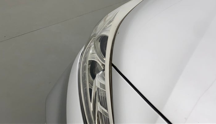2017 Hyundai Verna 1.6 VTVT SX (O) AT, Petrol, Automatic, 43,550 km, Right headlight - Minor scratches