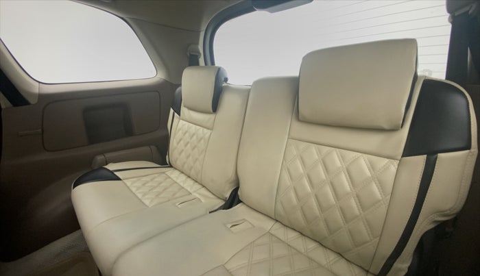 2015 Toyota Innova 2.5 VX 8 STR BS IV, Diesel, Manual, 1,44,861 km, Third Seat Row ( optional )