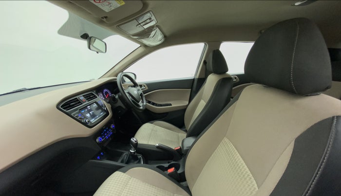2018 Hyundai Elite i20 ASTA 1.4 CRDI, Diesel, Manual, 39,202 km, Right Side Front Door Cabin