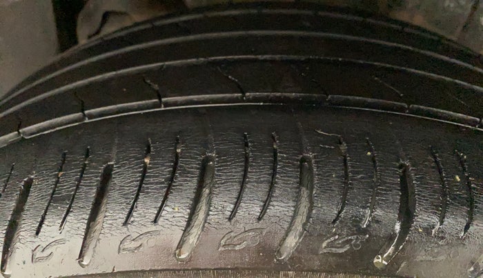 2019 Mahindra XUV300 W8 1.5 DIESEL, Diesel, Manual, 39,024 km, Left Rear Tyre Tread