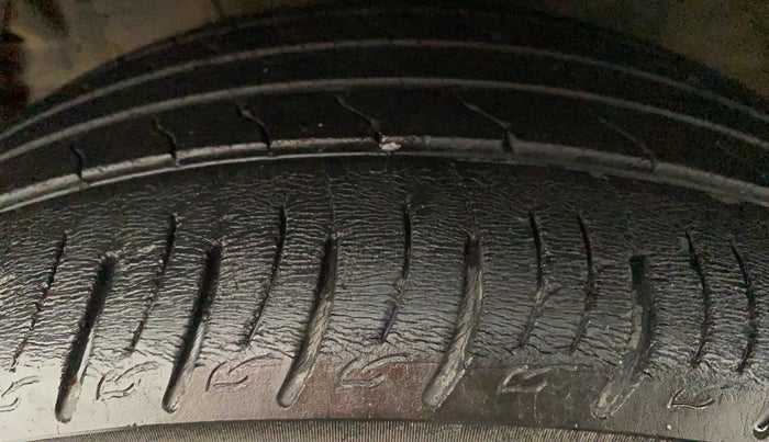 2019 Mahindra XUV300 W8 1.5 DIESEL, Diesel, Manual, 39,024 km, Left Front Tyre Tread