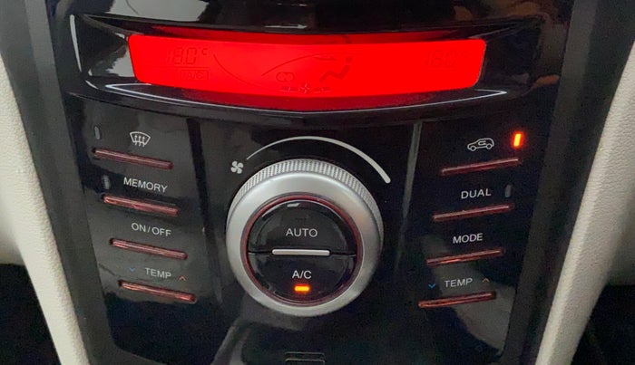 2019 Mahindra XUV300 W8 1.5 DIESEL, Diesel, Manual, 39,024 km, Multi-Zone Climate Control