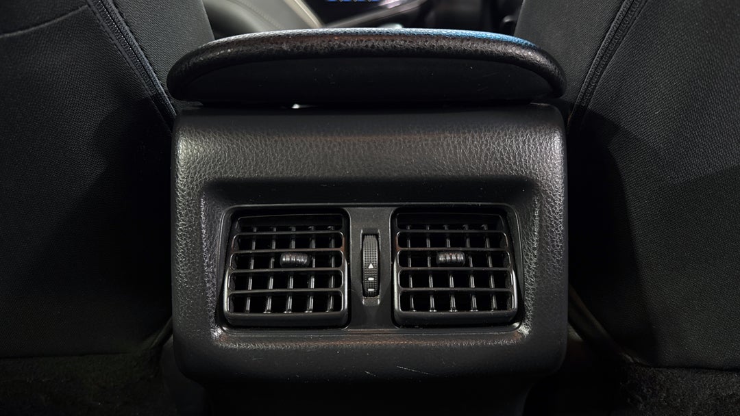 2019 Toyota Camry Ascent, Automatic, 72812 km, Rear A/C Vent