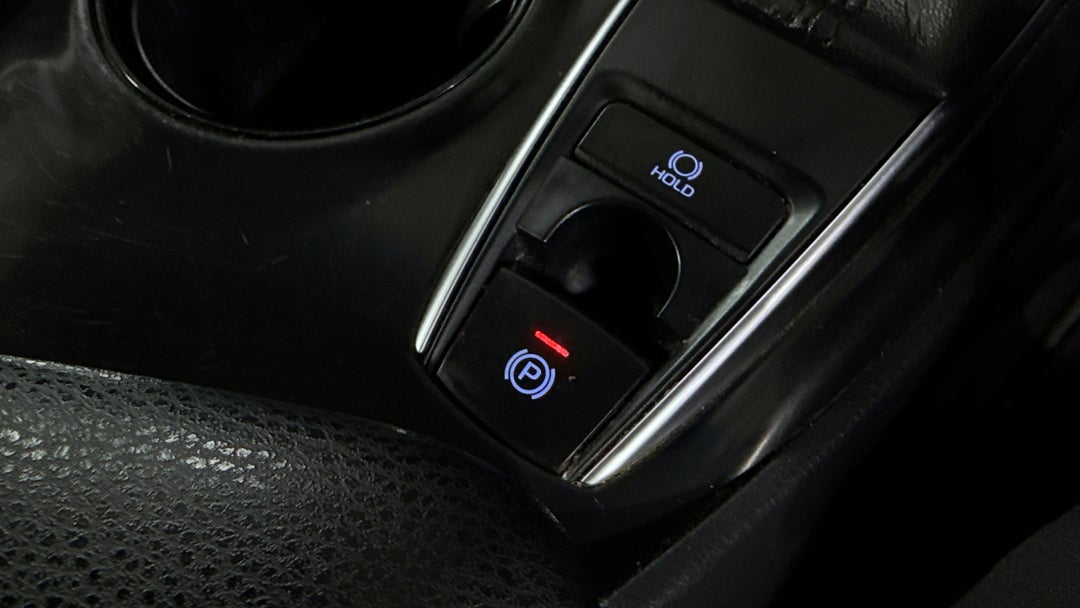 2019 Toyota Camry Ascent, Automatic, 72812 km, Handbrake