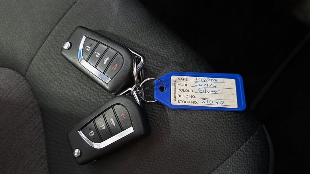 2019 Toyota Camry Ascent, Automatic, 72812 km, Key Close-up