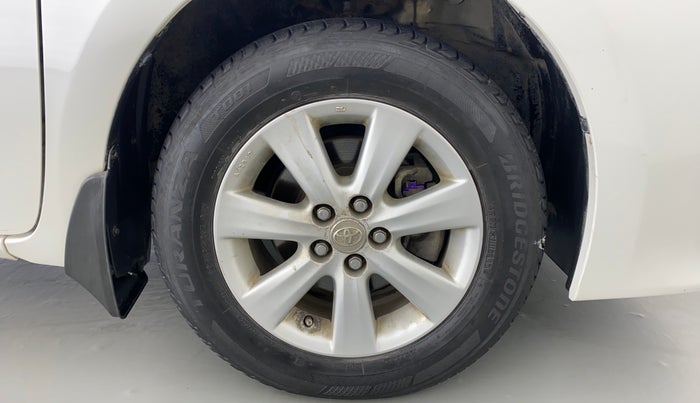 2015 Toyota Corolla Altis G, Petrol, Manual, 38,722 km, Right Front Wheel
