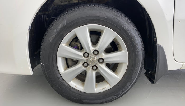 2015 Toyota Corolla Altis G, Petrol, Manual, 38,722 km, Left Front Wheel