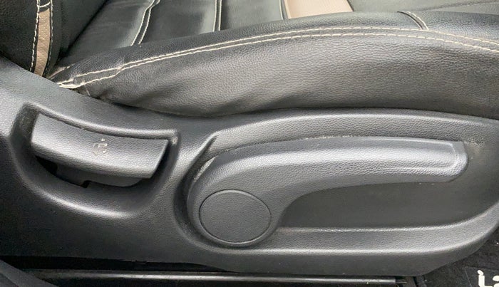 2019 Hyundai Elite i20 SPORTZ PLUS 1.2, Petrol, Manual, 19,833 km, Driver Side Adjustment Panel