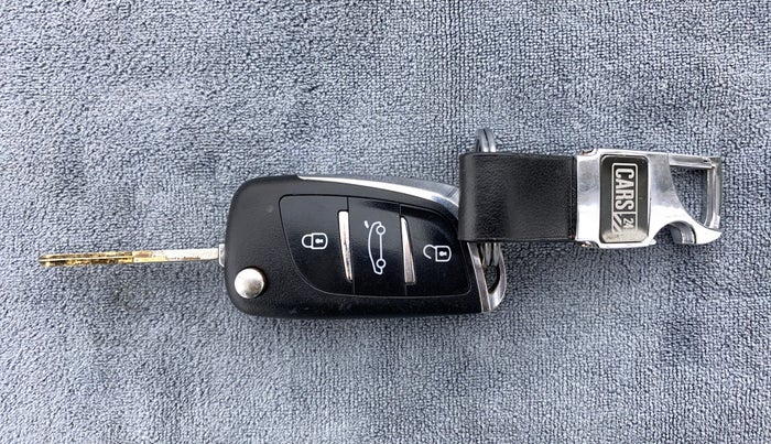 2015 Honda Jazz 1.2 V MT, Petrol, Manual, 29,383 km, Key Close Up