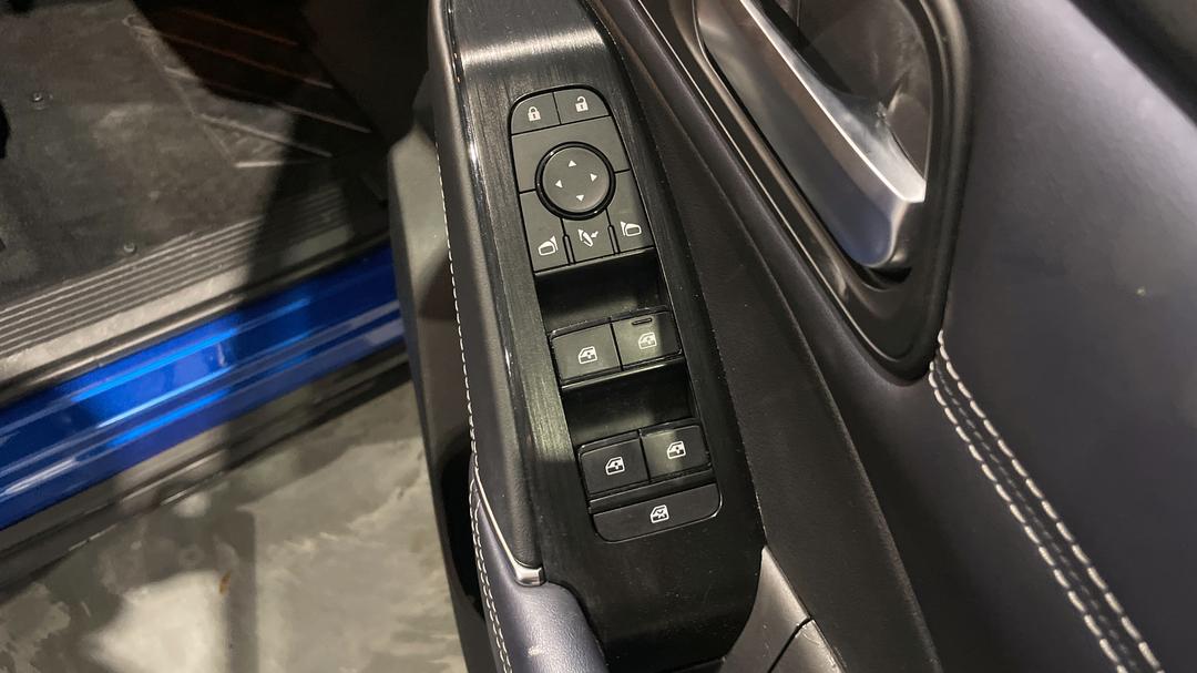 2022 Nissan Qashqai St-l, Automatic, 47413 km, Drivers Side Door Panel Controls