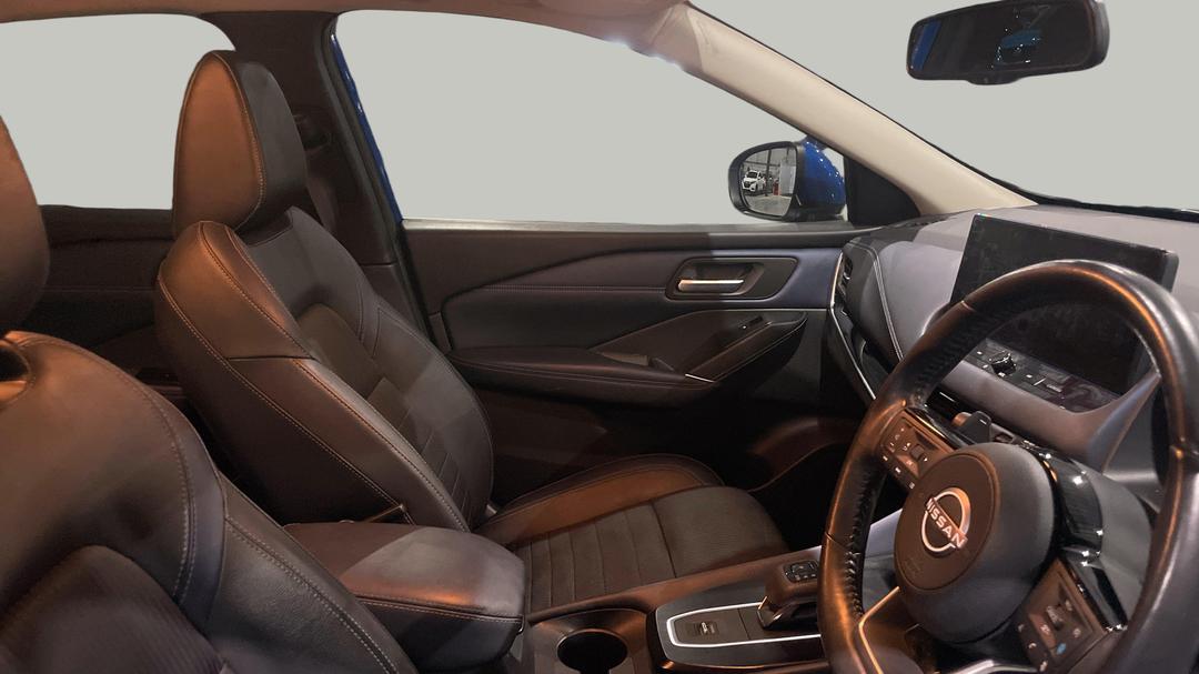 2022 Nissan Qashqai St-l, Automatic, 47413 km, Right Side Front Door Cabin View