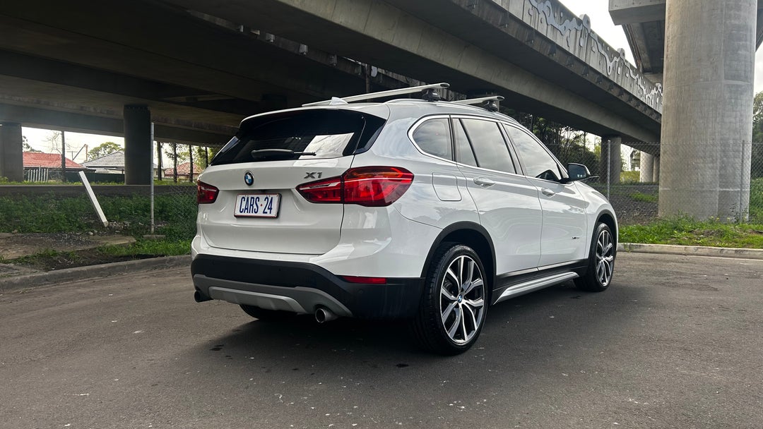 Right Back Diagonal (45- Degree) View