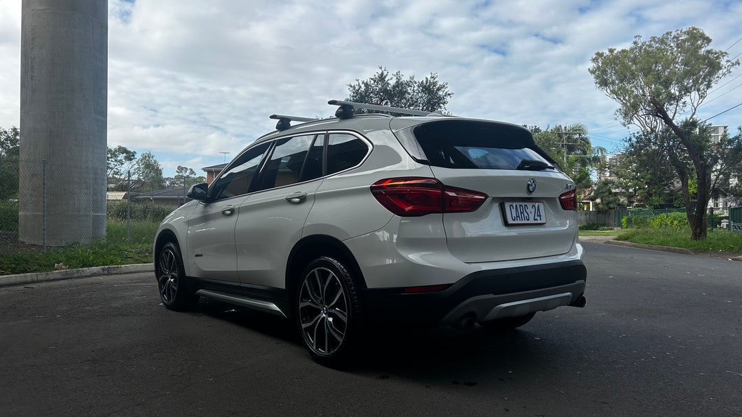 Left Back Diagonal (45- Degree) View