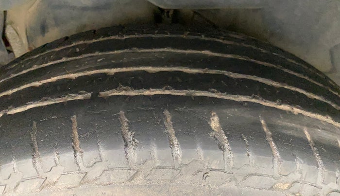 2016 Mahindra XUV500 W6, Diesel, Manual, 69,806 km, Right Rear Tyre Tread