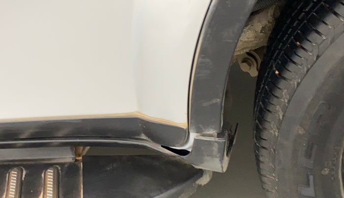 2016 Mahindra XUV500 W6, Diesel, Manual, 69,806 km, Left running board - Cladding has minor damage
