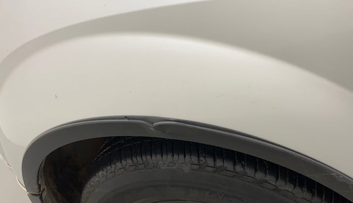 2016 Mahindra XUV500 W6, Diesel, Manual, 69,806 km, Left fender - Cladding has minor damage