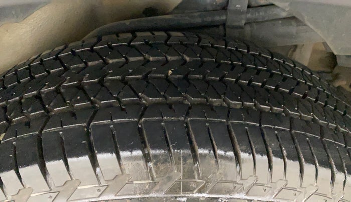 2016 Mahindra XUV500 W6, Diesel, Manual, 69,806 km, Left Rear Tyre Tread