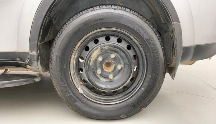 2016 Mahindra XUV500 W6, Diesel, Manual, 69,806 km, Left Rear Wheel