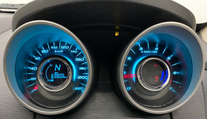 2016 Mahindra XUV500 W6, Diesel, Manual, 69,806 km, Odometer Image