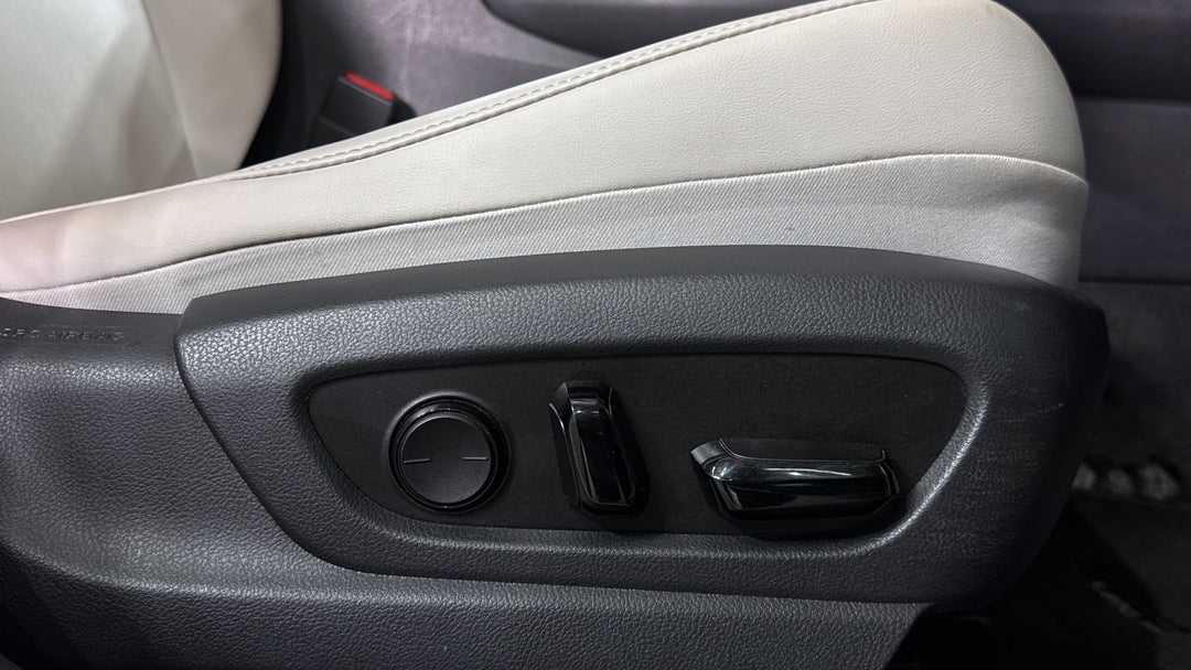 2024 Lexus Ux300h Luxury Hybrid, Automatic, 34128 km, Drivers Side Adjustment Panel