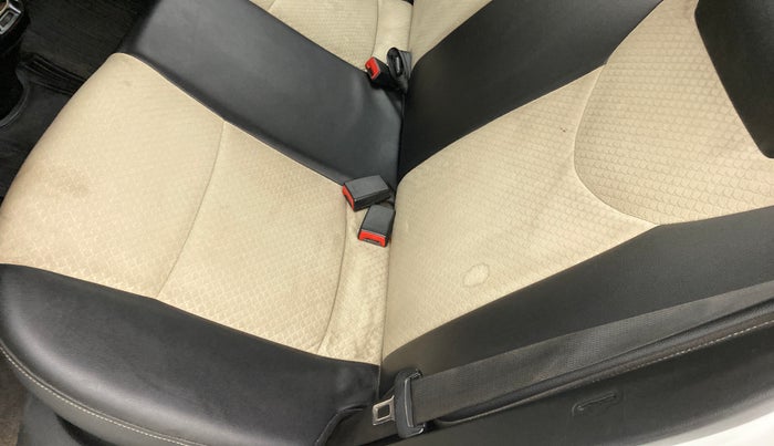 2018 Hyundai NEW SANTRO ASTA MT, Petrol, Manual, 61,590 km, Second-row left seat - Cover slightly stained