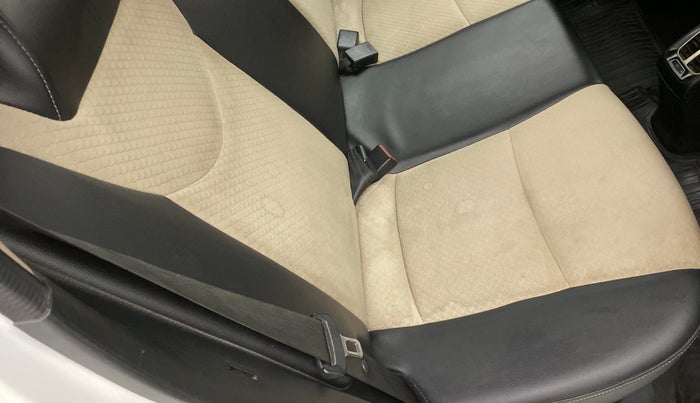 2018 Hyundai NEW SANTRO ASTA MT, Petrol, Manual, 61,590 km, Second-row right seat - Cover slightly stained