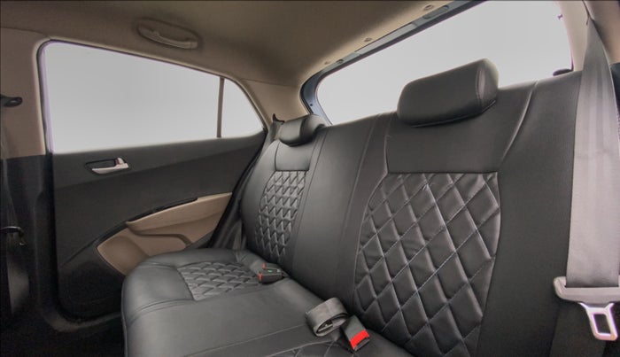 2015 Hyundai Grand i10 ASTA 1.2 VTVT, Petrol, Manual, 69,625 km, Right Side Rear Door Cabin View