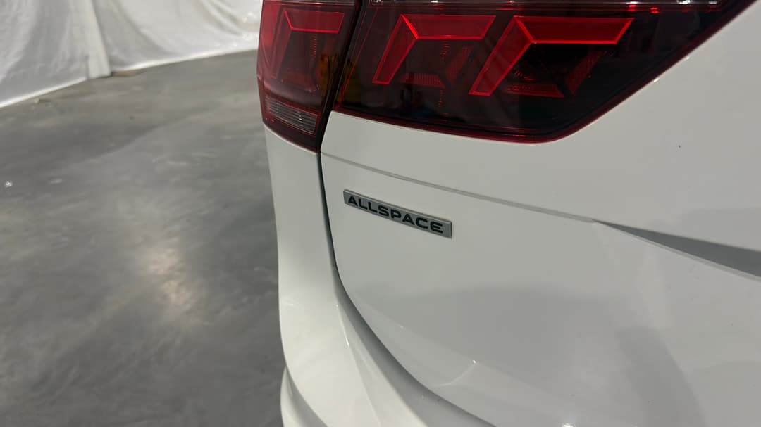 2022 Volkswagen Tiguan Allspace 162tsi R-line, Automatic, 82894 km, Badge (Boot Left Side)