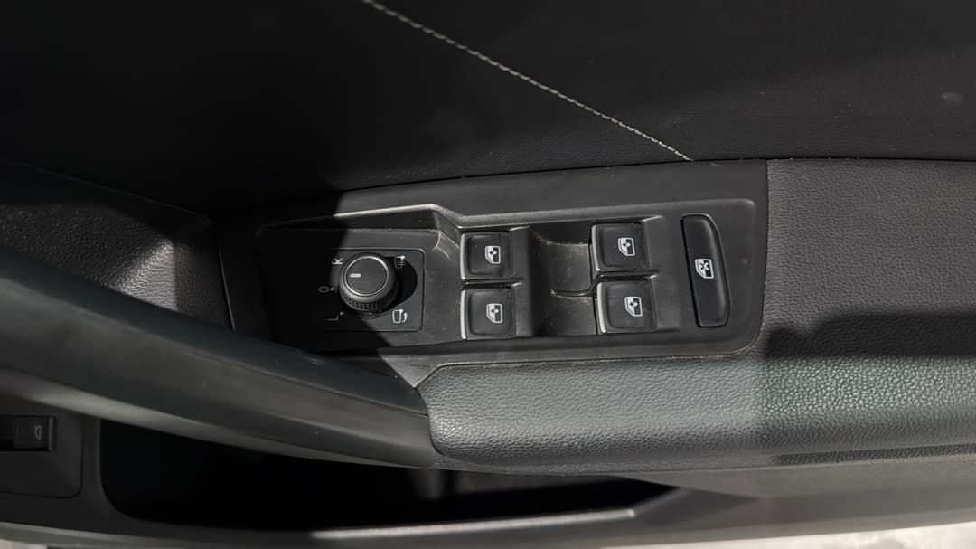 2022 Volkswagen Tiguan Allspace 162tsi R-line, Automatic, 82894 km, Drivers Side Door Panel Controls
