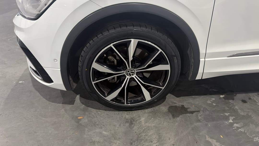 2022 Volkswagen Tiguan Allspace 162tsi R-line, Automatic, 82894 km, Left Front Wheel