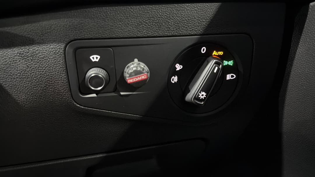 2022 Volkswagen Tiguan Allspace 162tsi R-line, Automatic, 82894 km, Utility Switches/Buttons