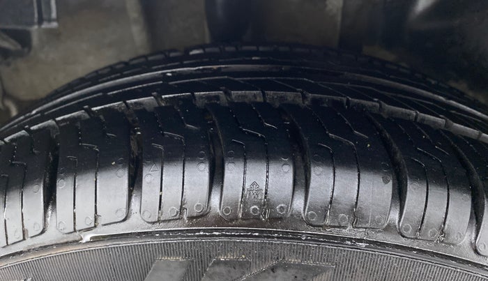 2017 Tata Tiago XT PETROL, CNG, Manual, 47,298 km, Right Rear Tyre Tread