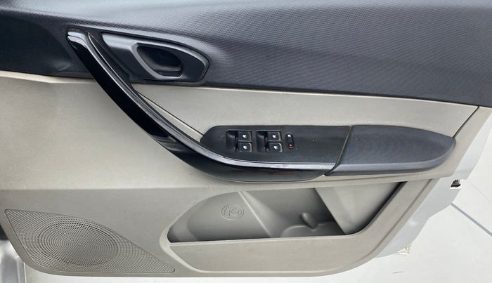 2017 Tata Tiago XT PETROL, CNG, Manual, 47,298 km, Driver Side Door Panels Control