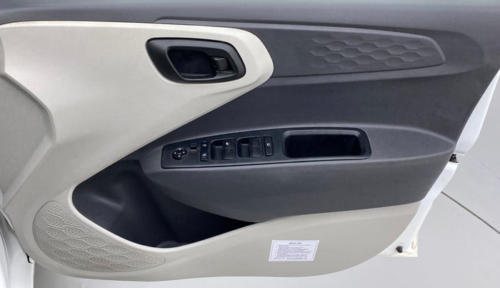 2020 Hyundai AURA S 1.2 CNG, CNG, Manual, 28,275 km, Driver Side Door Panels Control