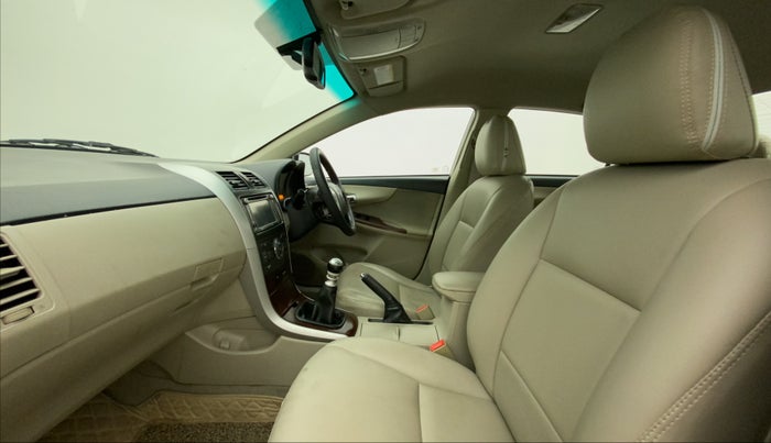 2012 Toyota Corolla Altis G PETROL, Petrol, Manual, 1,00,798 km, Right Side Front Door Cabin