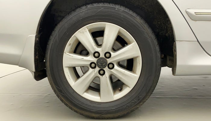2012 Toyota Corolla Altis G PETROL, Petrol, Manual, 1,00,798 km, Right Rear Wheel