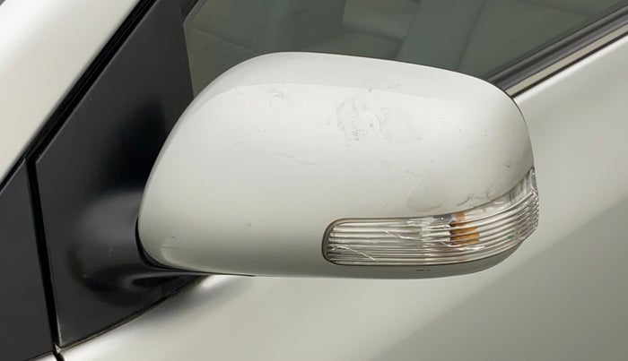 2012 Toyota Corolla Altis G PETROL, Petrol, Manual, 1,00,798 km, Left rear-view mirror - Indicator light has minor damage
