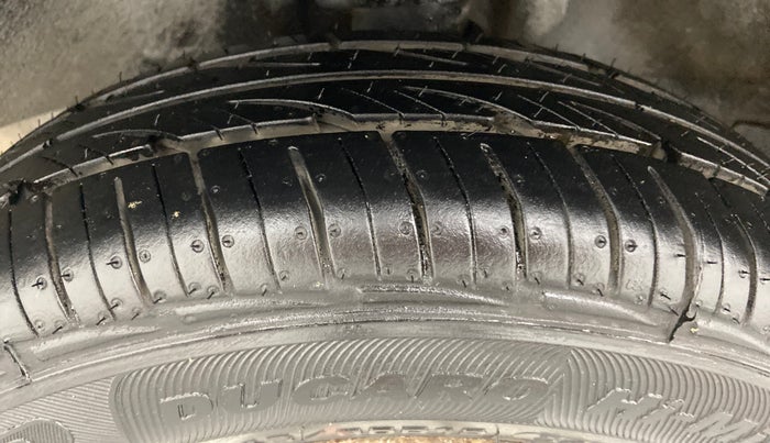 2017 Maruti OMNI E 8 STR, Petrol, Manual, 27,921 km, Left Front Tyre Tread