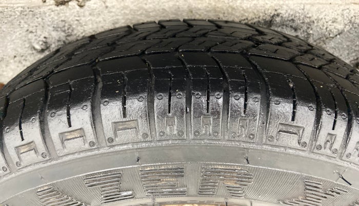 2017 Maruti OMNI E 8 STR, Petrol, Manual, 27,921 km, Left Rear Tyre Tread