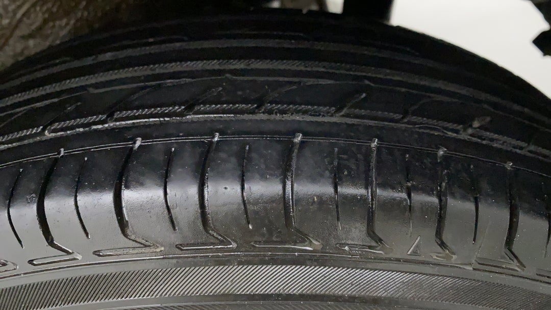 Left Front Tyre Tread