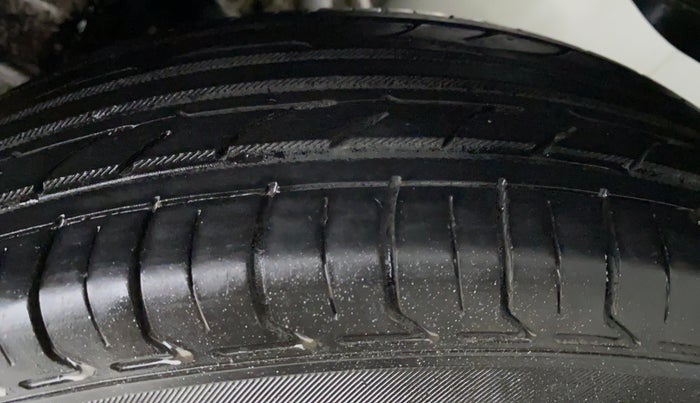 2018 Maruti Wagon R 1.0 LXI CNG, CNG, Manual, 59,616 km, Left Rear Tyre Tread