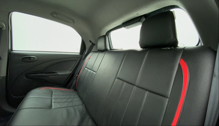 2013 Toyota Etios Liva GD, Diesel, Manual, 1,07,929 km, Right Side Rear Door Cabin