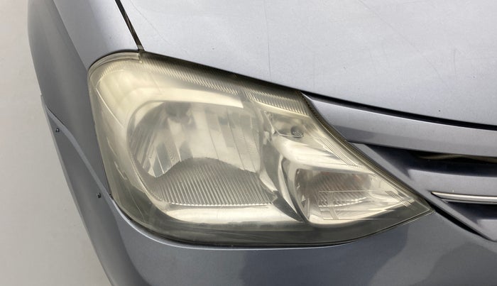 2013 Toyota Etios Liva GD, Diesel, Manual, 1,07,929 km, Right headlight - Faded