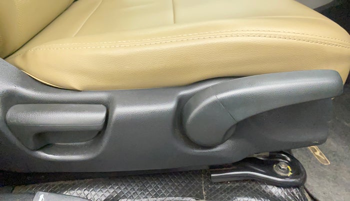 2020 Honda City 1.5L I-VTEC VX, Petrol, Manual, 37,481 km, Driver Side Adjustment Panel