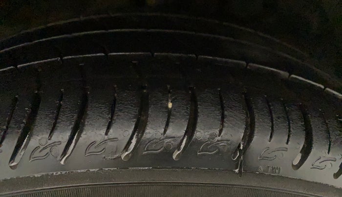 2018 Maruti Baleno ALPHA DIESEL 1.3, Diesel, Manual, 51,614 km, Left Front Tyre Tread