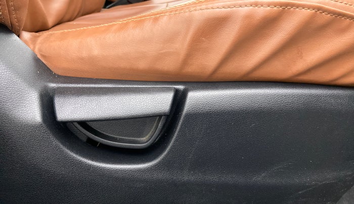 2019 Hyundai NEW SANTRO SPORTZ MT, Petrol, Manual, 41,893 km, Driver Side Adjustment Panel