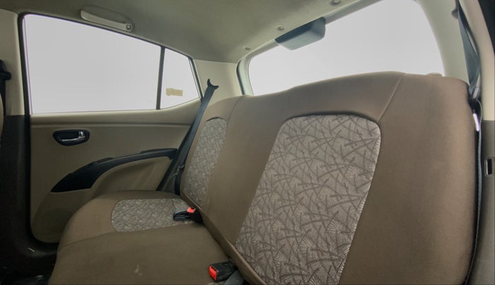 2016 Hyundai i10 SPORTZ 1.1 IRDE2, Petrol, Manual, Right Side Rear Door Cabin