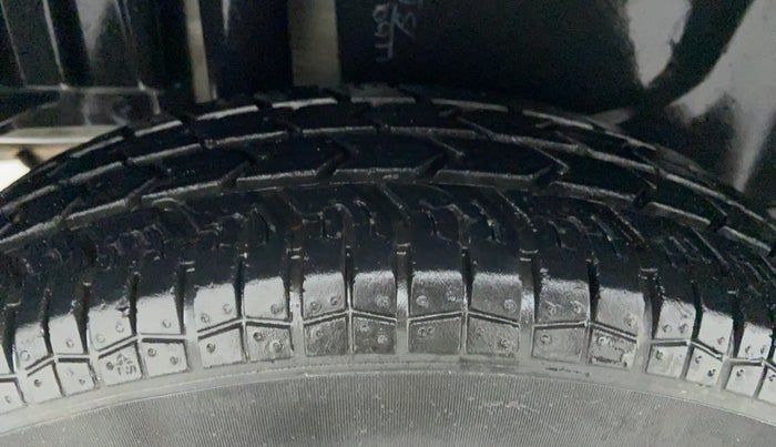 2015 Maruti Swift Dzire VXI 1.2 BS IV, Petrol, Manual, 13,358 km, Right Rear Tyre Tread